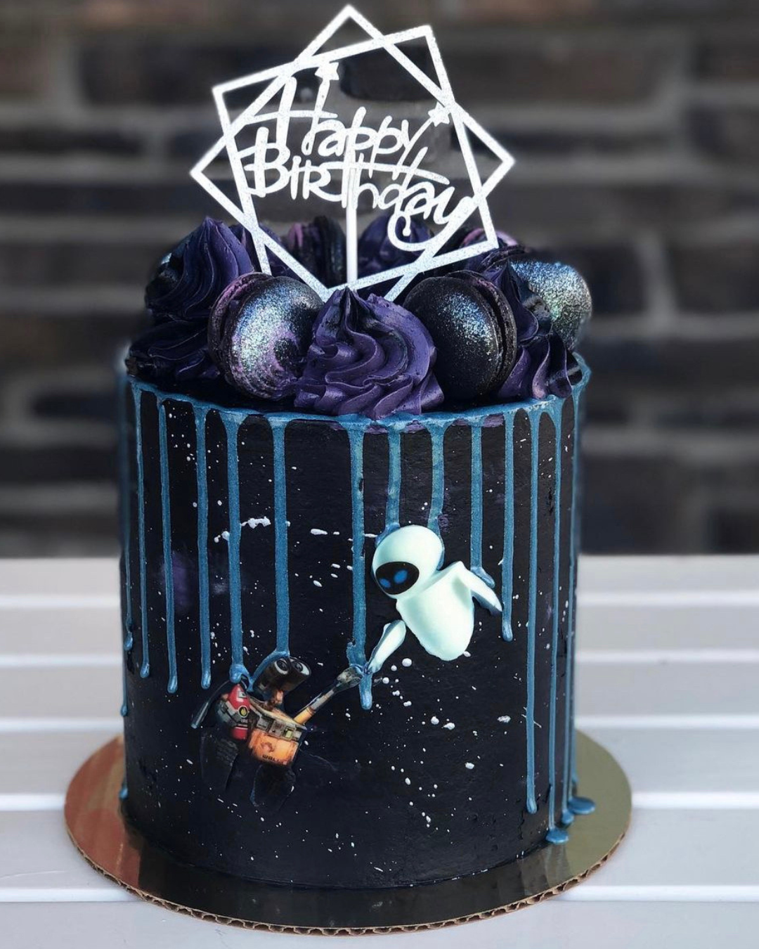 Wall-E Birthday Cake Decor Idea